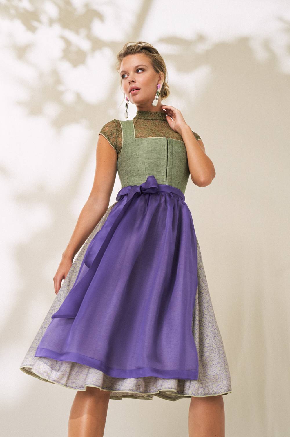 Kinga Mathe Dirndl Alcamo in Moos Begrenzt auf 3 Tage