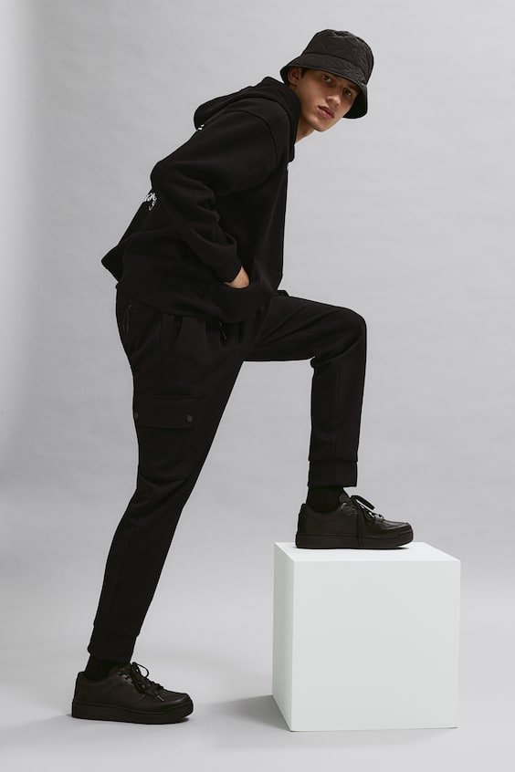 HM Joggpants aus Scuba in Slim Fit Letzter Tag