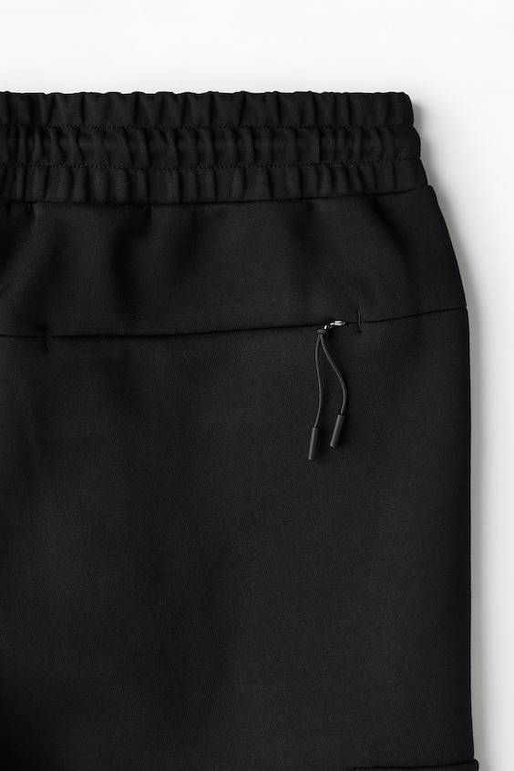 HM Joggpants aus Scuba in Slim Fit Letzter Tag