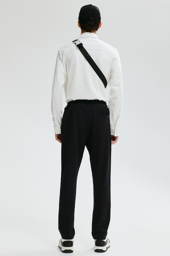HM Strukturierte Hose im Slim Fit Nur noch ein Tag übrig