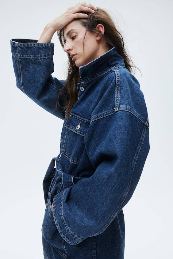 HM Denimjacke mit Bindegürtel Saisonschlussverkauf