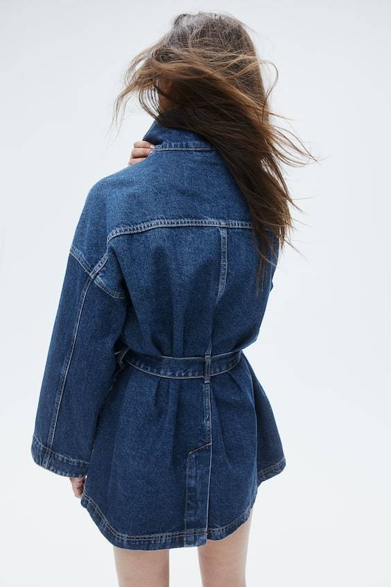 HM Denimjacke mit Bindegürtel Saisonschlussverkauf