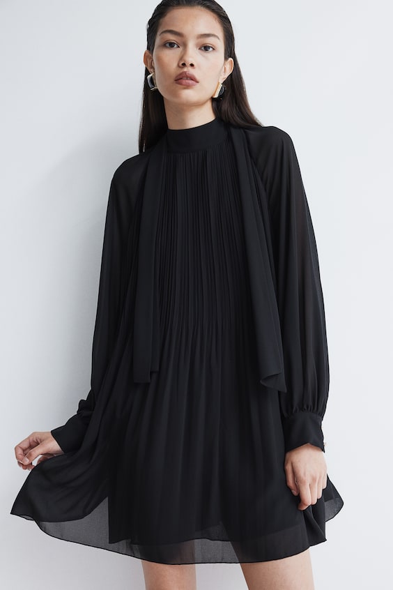 HM Plissiertes Kleid mit Bindekragen Zeitlich begrenztes Angebot