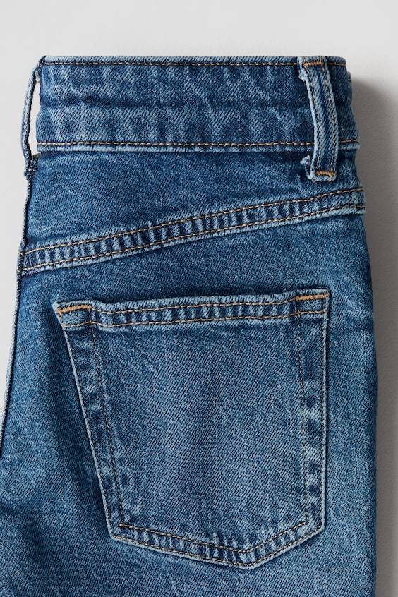 HM Relaxed Tapered Fit Jeans Auslauf