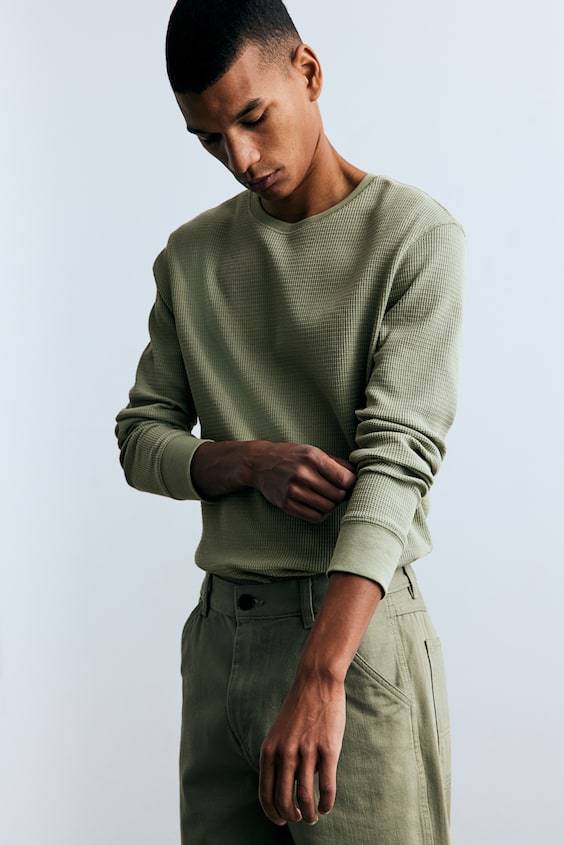 HM Shirt aus Waffeljersey in Slim Fit Cyber Monday