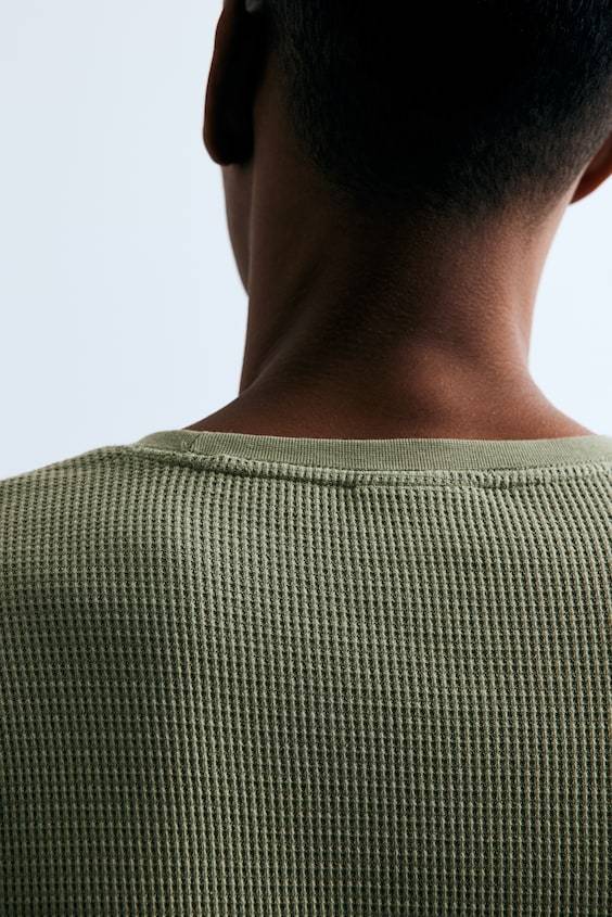 HM Shirt aus Waffeljersey in Slim Fit Cyber Monday