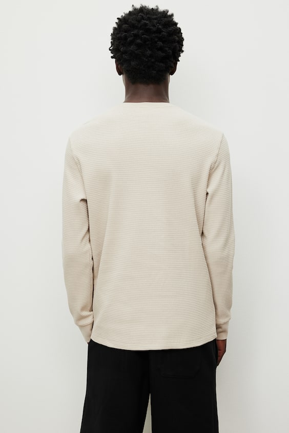 HM Shirt aus Waffeljersey in Slim Fit Kauf eins, bekomm eins gratis