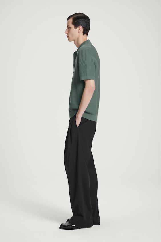 HM STRUKTURIERTES POLOSHIRT AUS STRICK Auslauf