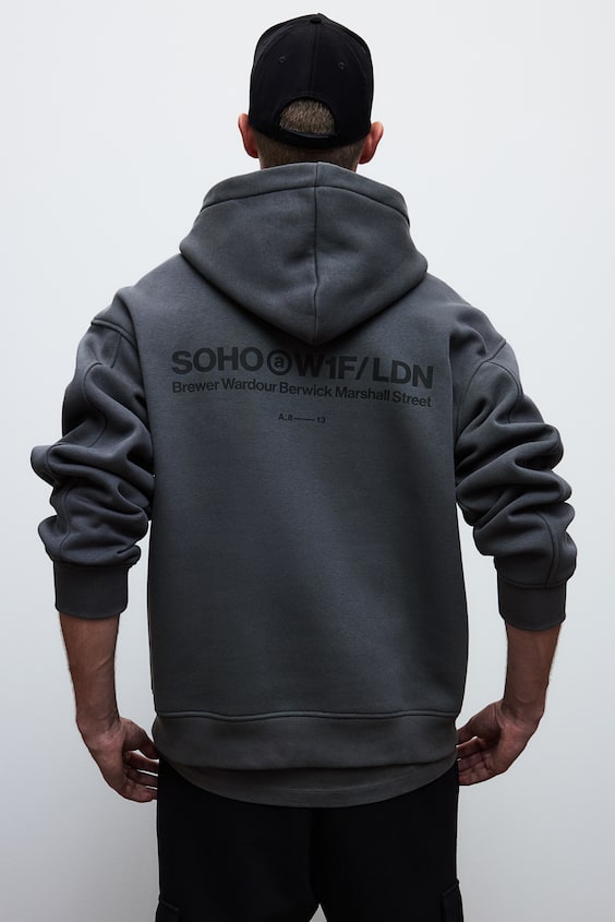 HM Bedruckter Hoodie in Oversized Fit Saisonschlussverkauf