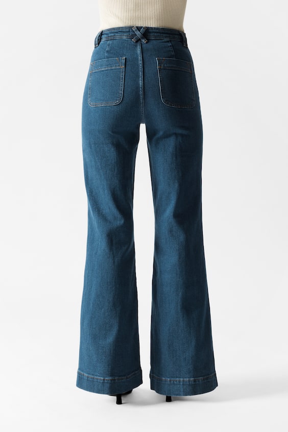 HM Bootcut-Jeans mit aufgesetzter Tasche Im Verkauf