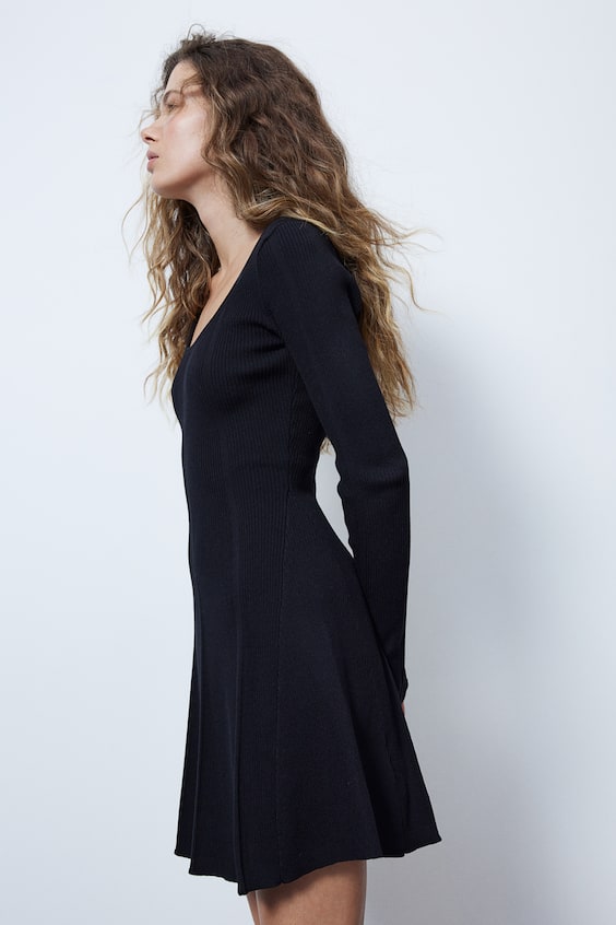 HM Flared-skirt rib-knit mini dress 50% Rabatt mit kostenlosem Versand