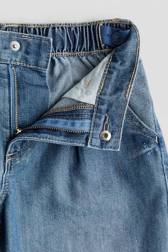 HM Loose Fit Jeans im Angebot