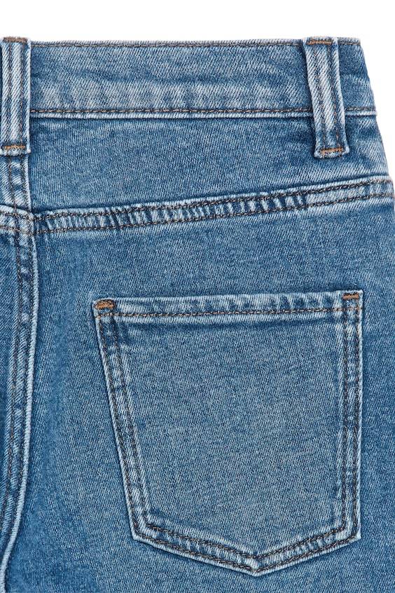 HM Stretch-Jeans mit schmal zulaufendem Bein Lagerräumung