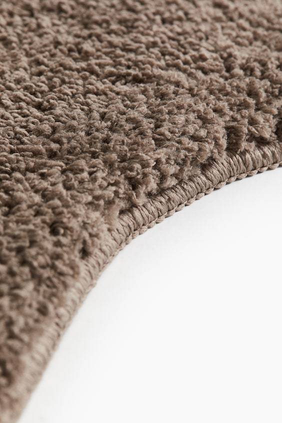 HM Animal-shaped rug Riesige Rabatte