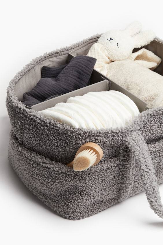 HM Wickeltasche aus Teddyfleece Osterangebot