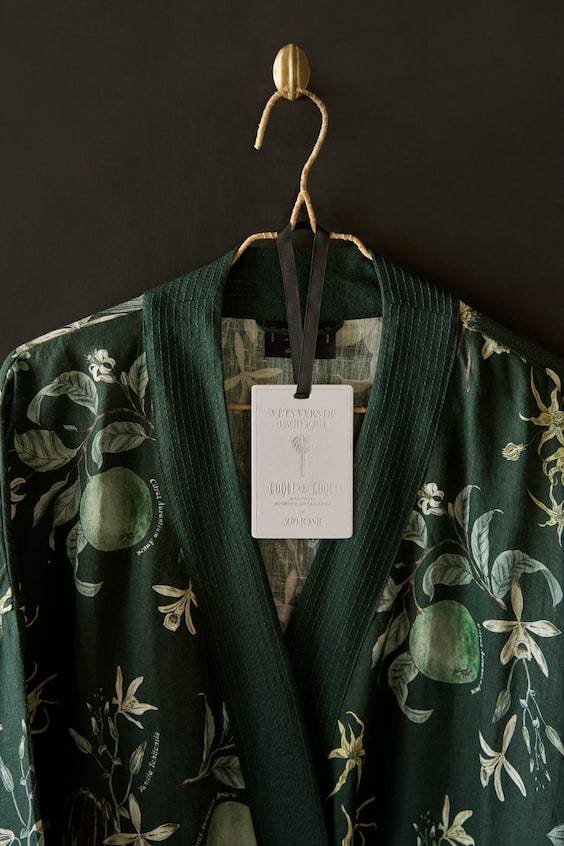 HM Morgenmantel mit Botanikprint Begrenztes Angebot