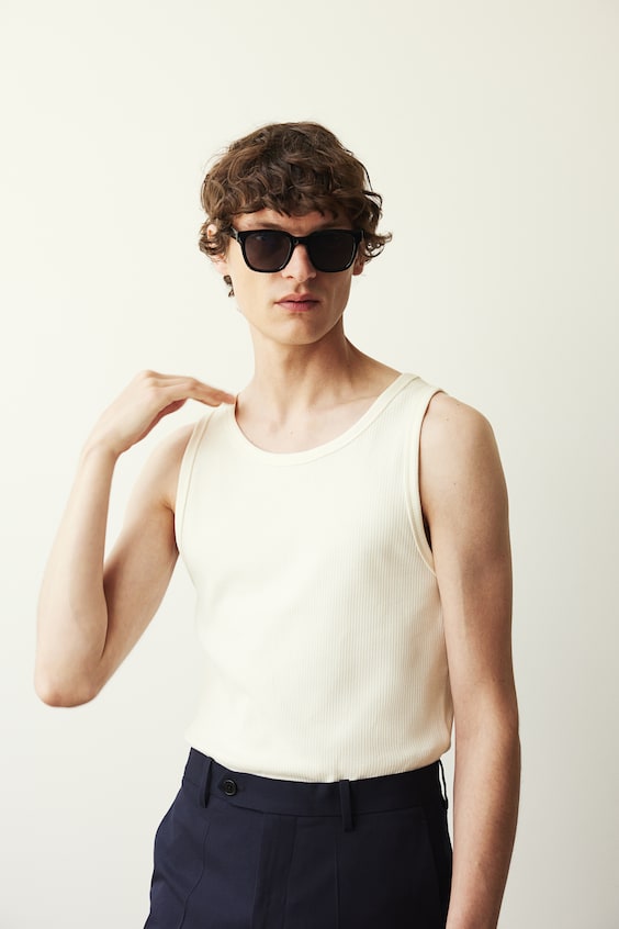 HM Geripptes Tanktop in Slim Fit Lagerräumung