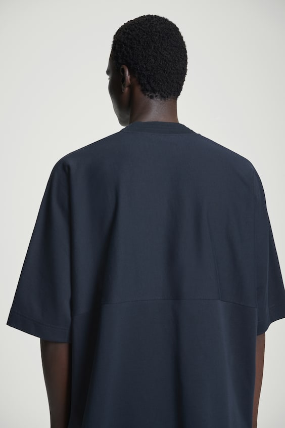 HM GEWICHTIGES OVERSIZED-T-SHIRT MIT KRAGEN Räumungsverkauf