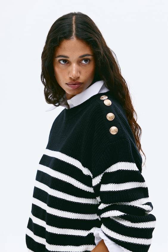HM Pullover mit Zierknöpfen Günstiger Verkauf