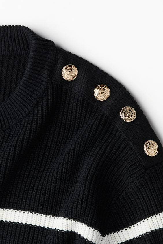 HM Pullover mit Zierknöpfen Günstiger Verkauf
