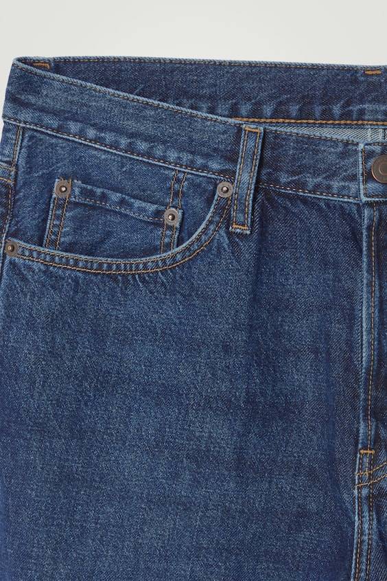 HM JEANS MIT SCHMAL ZULAUFENDEM BEIN Begrenzte Freigabe