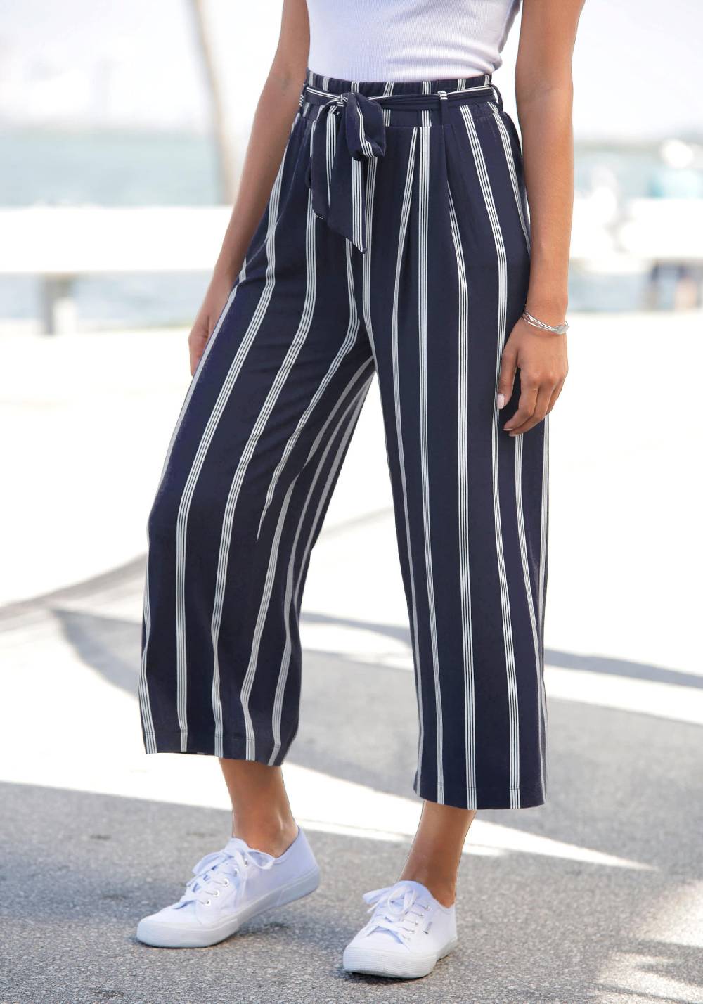 LASCANA Wide leg Pants in Navy Angebote