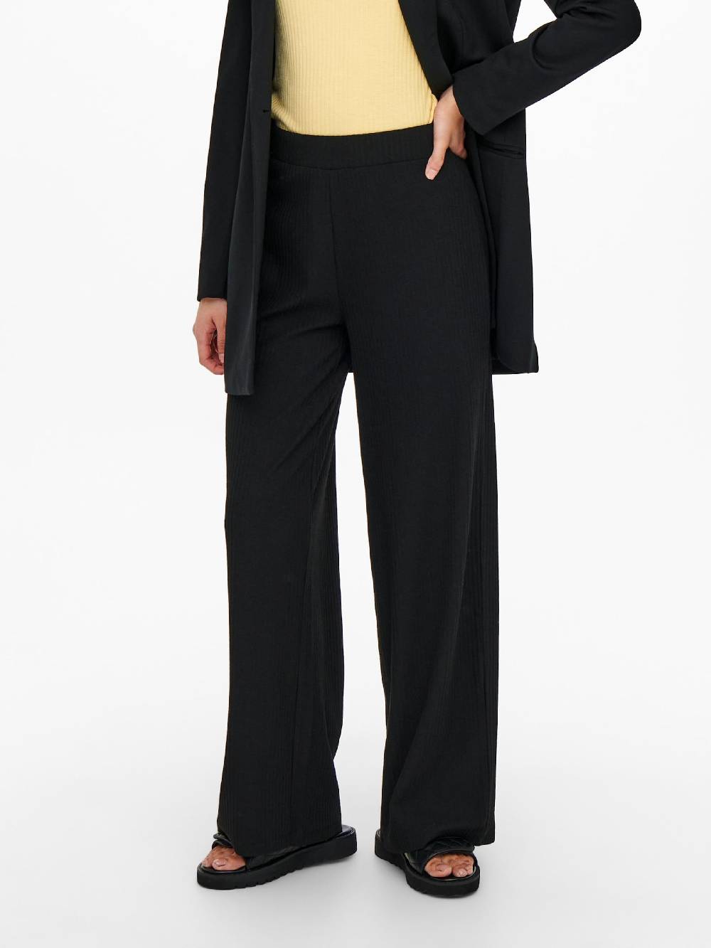 ONLY Wide leg Pants 'ONLNella' in Black im Angebot