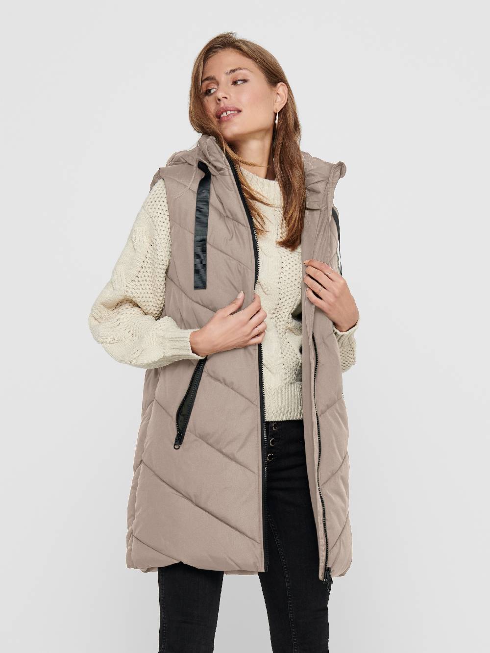 JDY Vest 'JDYSKYLAR' in Taupe Rabatt
