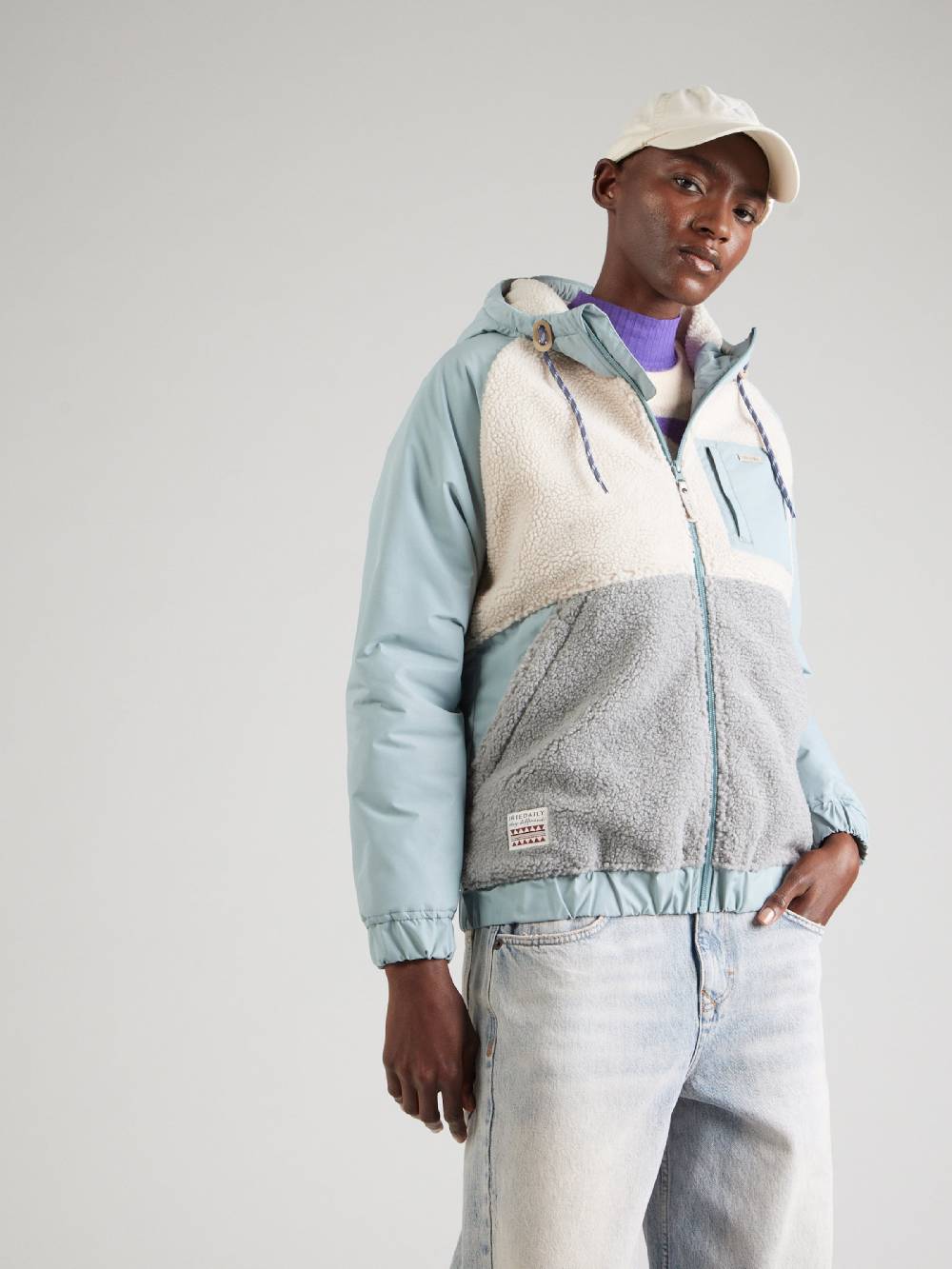 Iriedaily Between-Season Jacket 'Arctikmix' in Pastel Blue Valentinstagsangebot