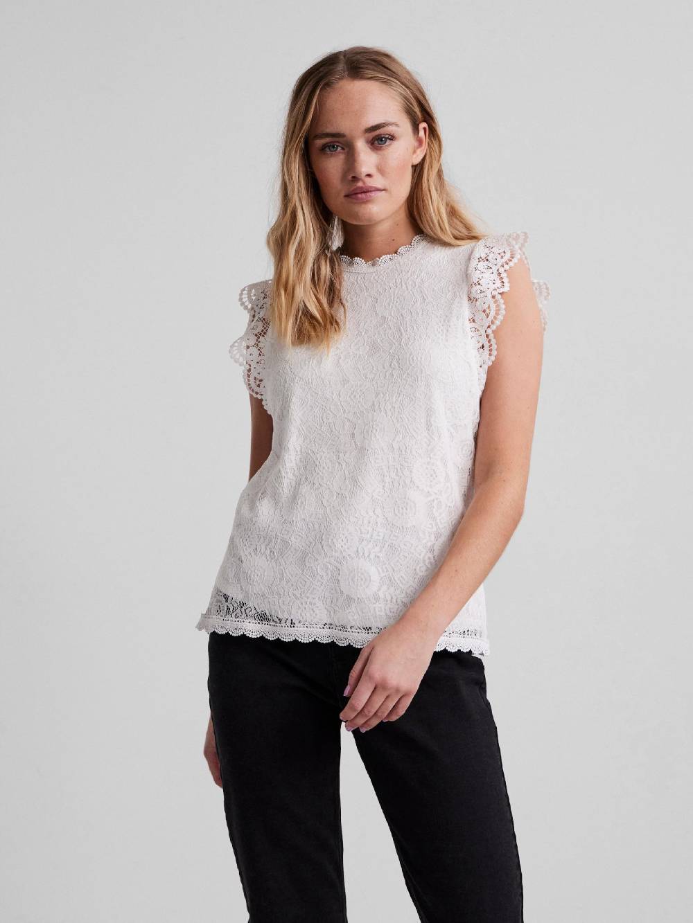 PIECES Blouse 'PCOLLINE' in White Kauf eins, bekomm eins gratis