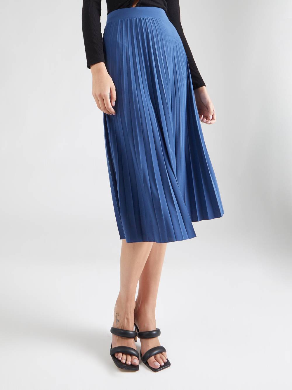 SISTERS POINT Skirt in Dark Blue Meist gekauft