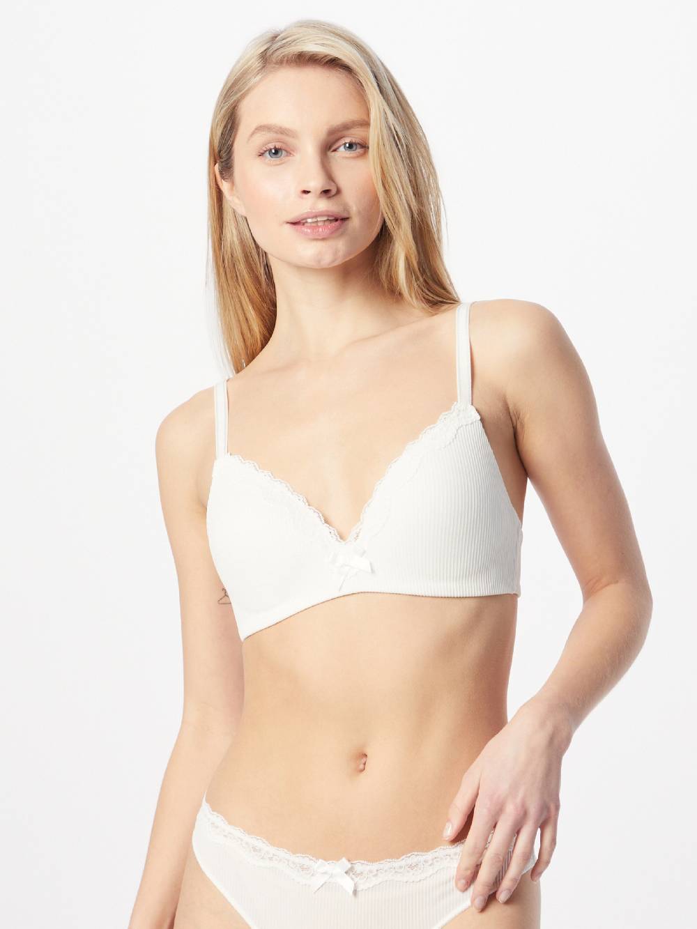 Hunkemöller Triangle Bra 'Lola' in White Discount Store für neue Produkte