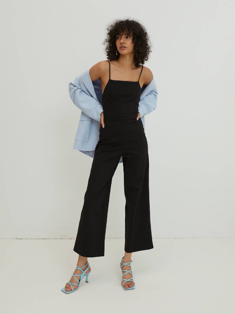 EDITED Jumpsuit 'Noor' in Black Schlussverkauf