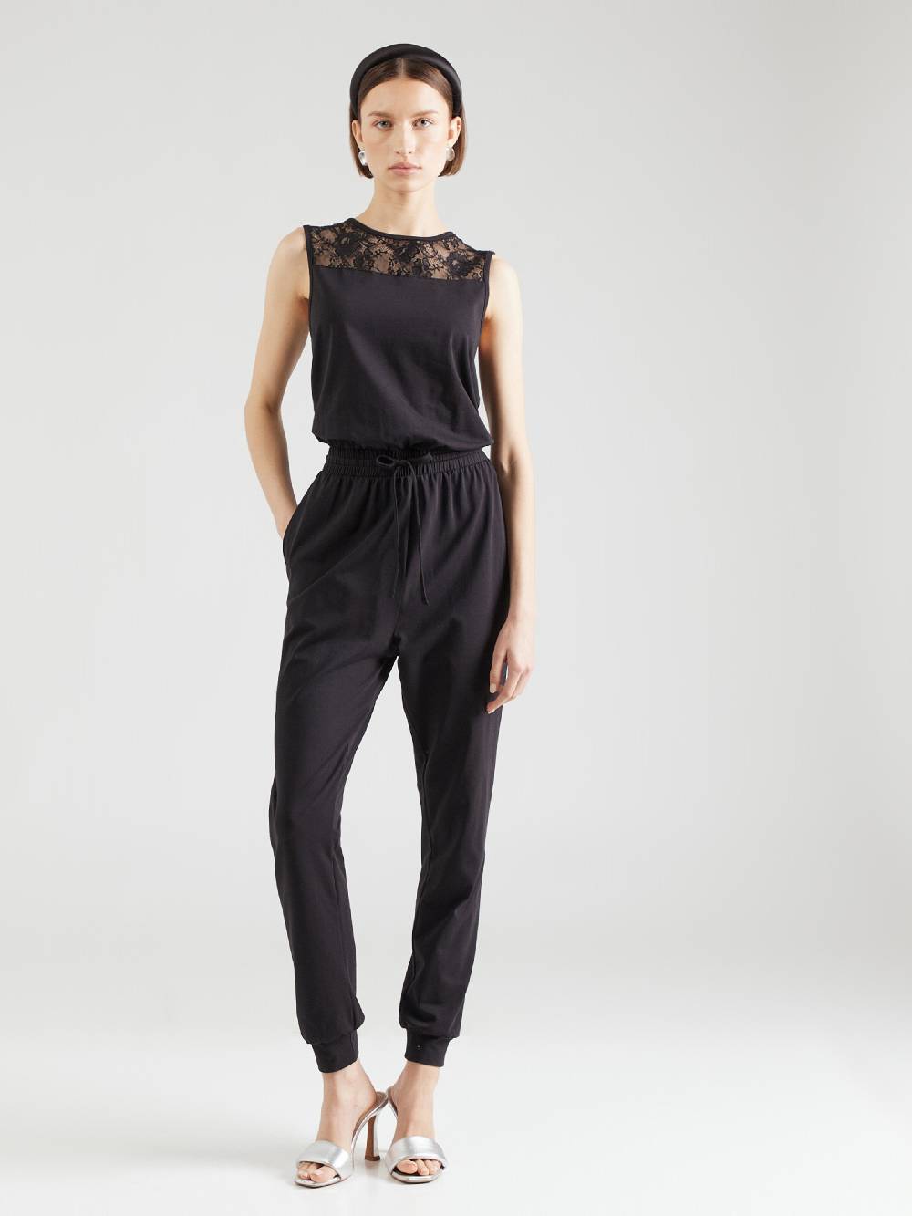 ABOUT YOU Jumpsuit 'Saskia' in Black Exklusivangebot