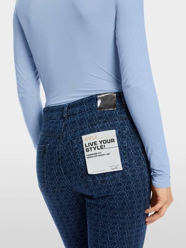 Marc Cain Jeans Modell FÉS "Rethink Together" Nur für heute