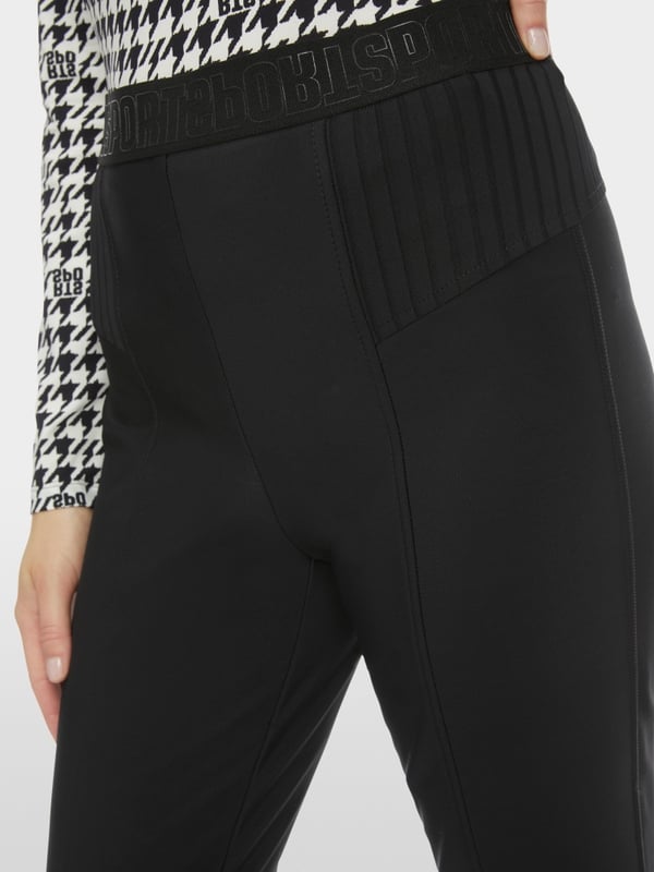 Marc Cain Modell SINNAR im sportiven Slim Fit Kostenloser Versand international