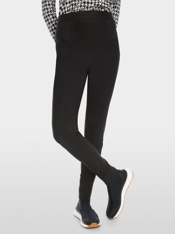 Marc Cain Modell SINNAR im sportiven Slim Fit Kostenloser Versand international