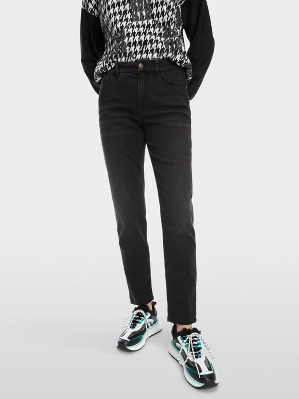 Marc Cain Jeans Modell SILEA "Rethink Together" Kostenloser Versand international
