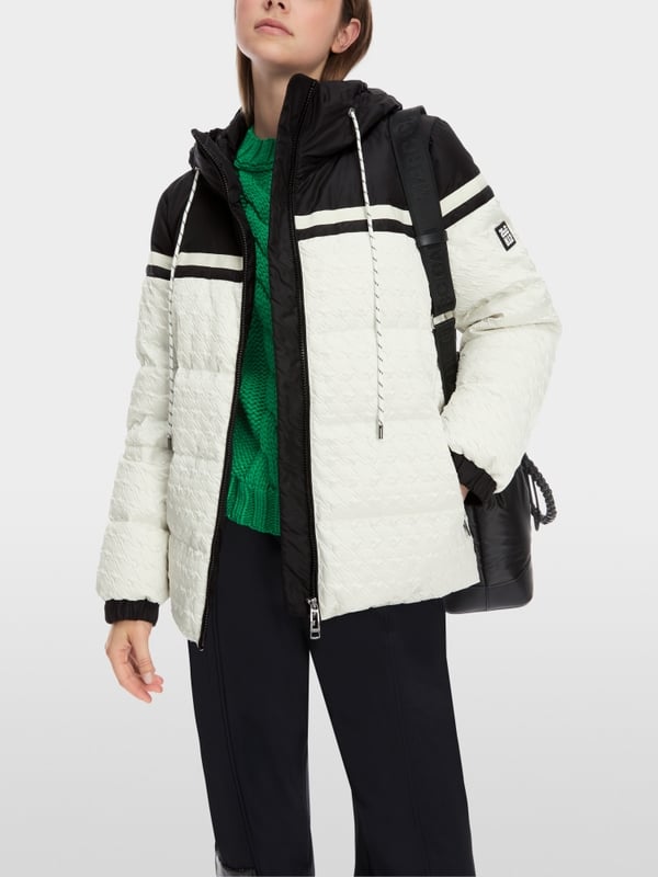 Marc Cain Outdoor-Jacke mit Hahnentritt-Relief im Angebot