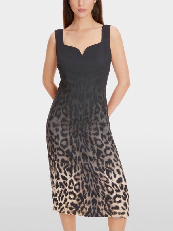Marc Cain Leo-Kleid mit raffiniertem Schnitt Fabrikverkauf
