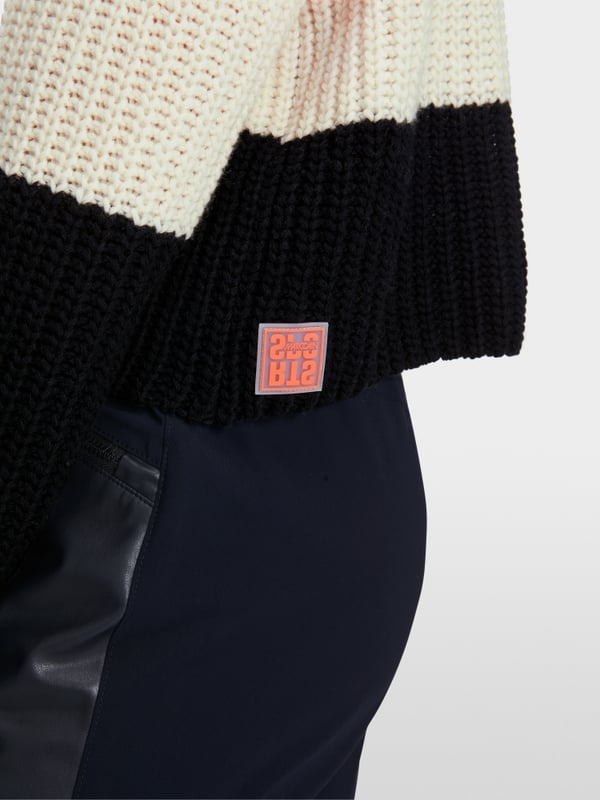 Marc Cain Oversized Sweater Knitted in Germany Nur noch ein Tag übrig