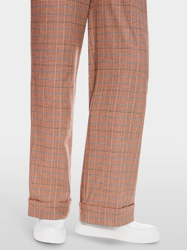 Marc Cain Model WUKARI mit Mini-Pepita-Muster Flash Sale