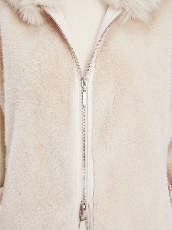 Marc Cain Oversized Kapuzenweste aus Fun Fur Cyber Monday