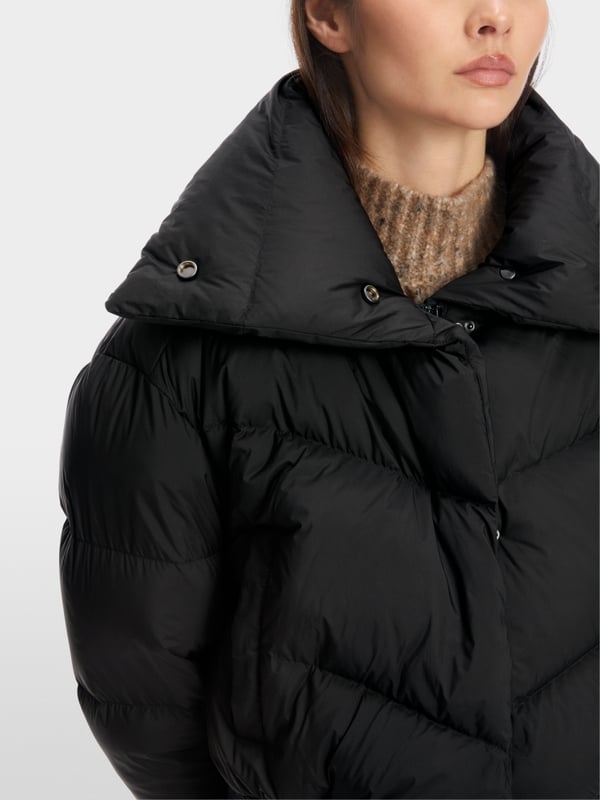 Marc Cain Daunenjacke in Blouson-Form Vierteljährliche Förderung