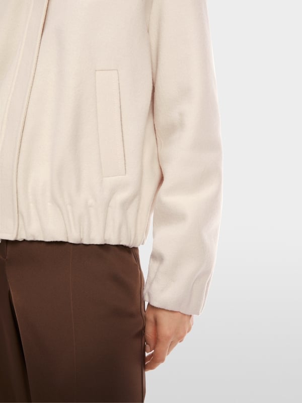 Marc Cain Jacke aus 100 % Wolle Knitted in Germany 50% Rabatt mit kostenlosem Versand