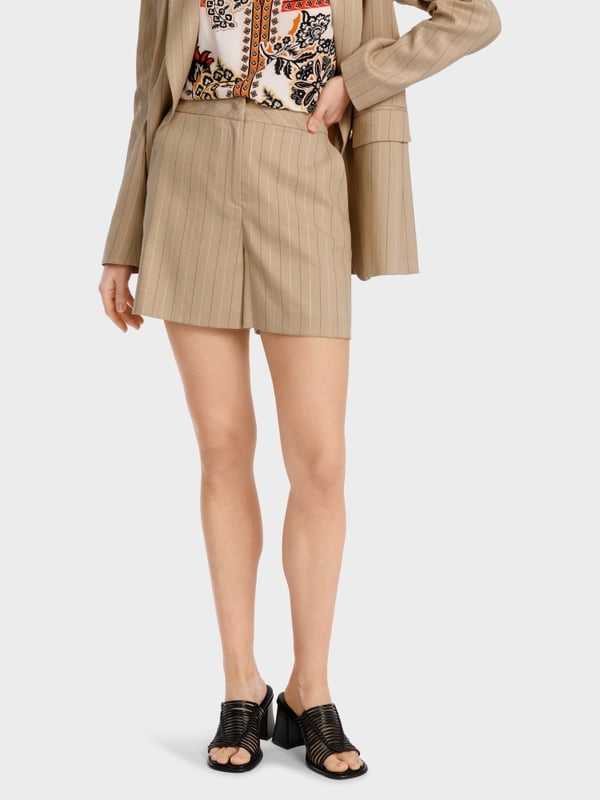 Marc Cain Modell WEIDA – Shorts mit Lurexstreif Outlet