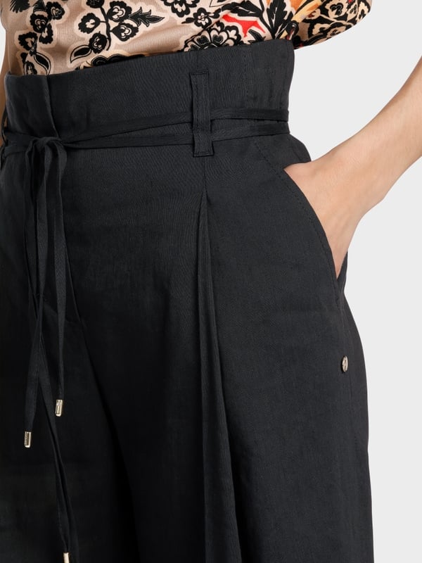 Marc Cain Modell WICHITA – Hose im Paperbag-Style VIP-Rabatte