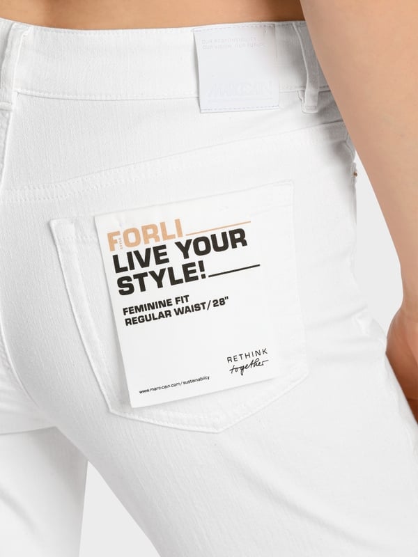 Marc Cain Modell FORLI – Jeans “Rethink Together” Letzter Tag
