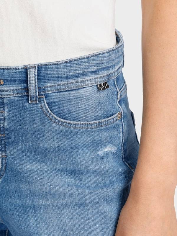 Marc Cain “Rethink Together” Jeans Modell RIVNE Discount Store für neue Produkte