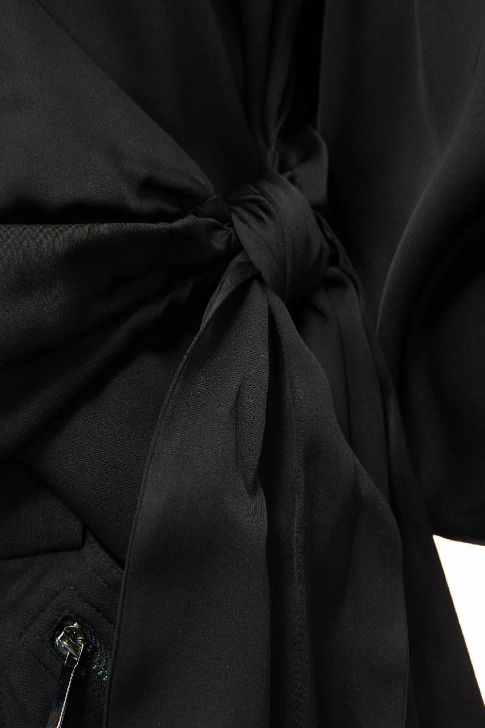 IVI GmbH SOLID SILK Seidenbluse mit Cut-Out Detail schwarz Nur für heute